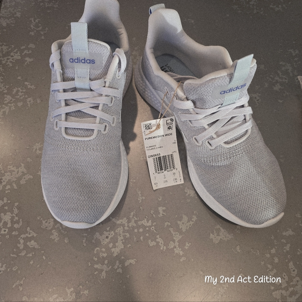 Adidas Puremotion Sneakers in Light Gray SZ 6.5 WIDE Running